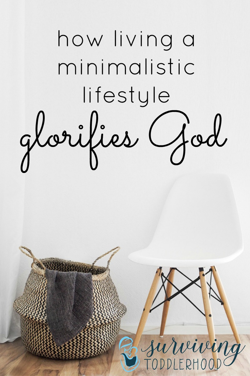 How Living a Minimalistic Lifestyle Glorifies God. Minimalism, minimalistic, natural living, decluttering, 