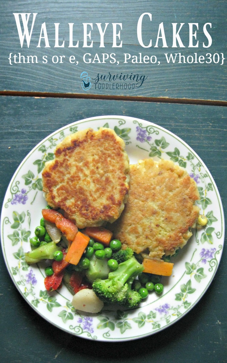 Try these Trim Healthy Mama Walleye Cakes tonight! Only 5 ingredients needed! Perfect for Whole30, GAPS stage 3, and the Paleo eating styles. 