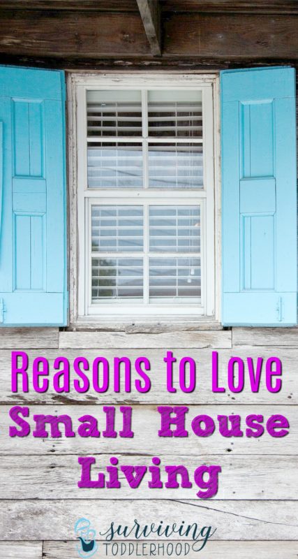 5 Reasons to Love Small House Living. Here are five things you should think about if you are considering small house living #minimalism #smallhouse #familylife #debtfree #motherhood 